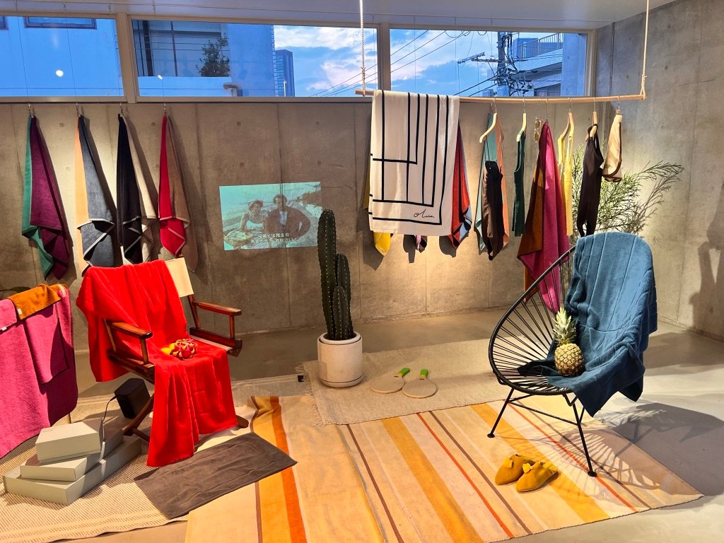 Summer towel installation